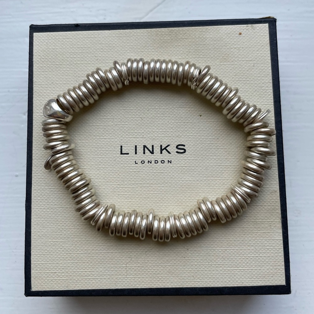 LINKS OF LONDON SILVER BRACELET / WITH BOX / PURCHASED AT HOLT RENFREW